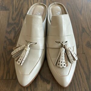 Matisse Leather Skill Tassel Slip on Loafer Mule - Ivory/cream Size 8